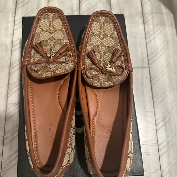 Coach Cream Loafers Flats - Picture 4 of 7